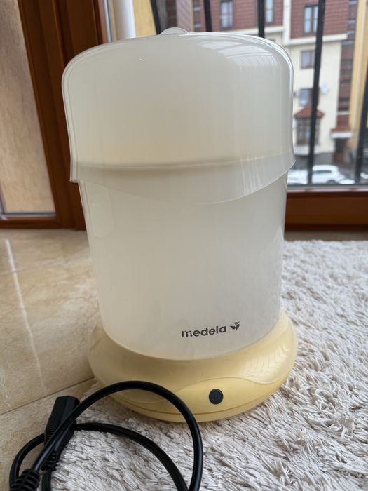 Электрический паровой стерилизатор Medela B-WELL steam sterilizer