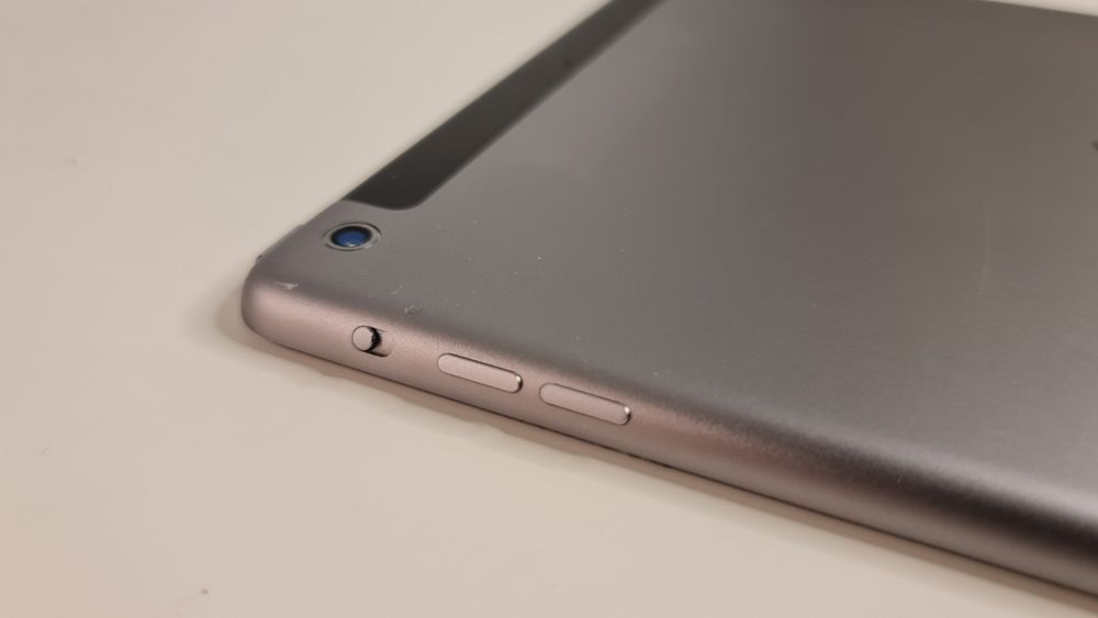 Apple IPad Air LTE A1475 16Gb Tablet Gwiezdna Szarość BDB