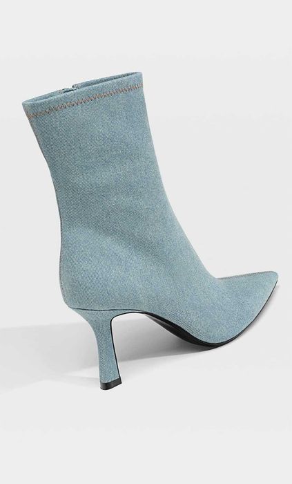 Botins em ganga da Stradivarius