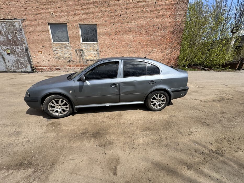 Шкода октавя тур 1,8 турбо