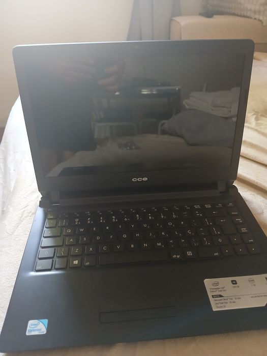 Notebook Ultra Thin25 em bom estado para peças ou reparação (avariado