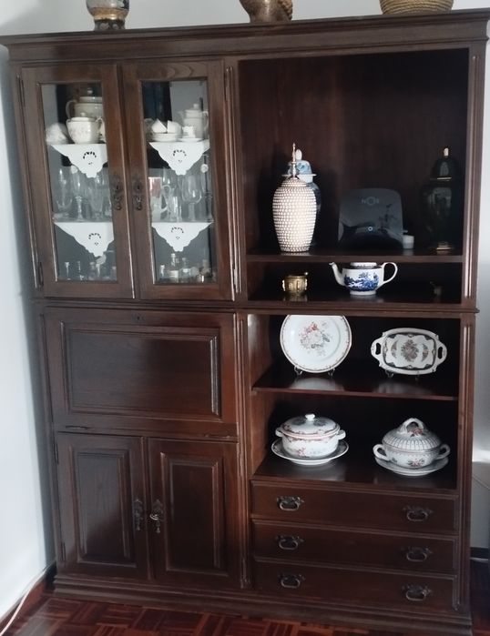 Móvel de sala em madeira