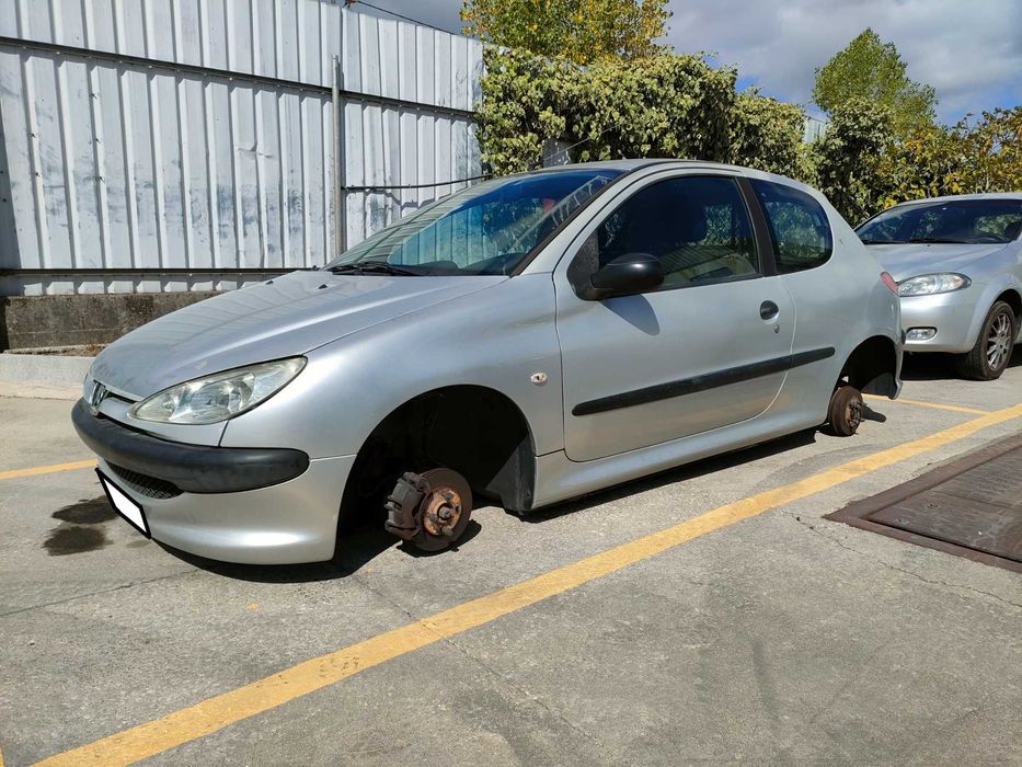 PEUGEOT 206 Van 1.4 HDi Diesel 68 cv / 50 kW 2001 - 2009 Para Peças
