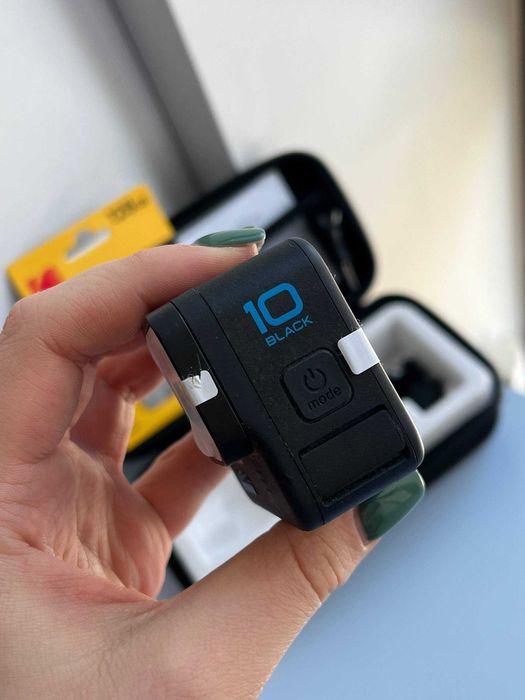 Екшн-камера GoPro Hero 10 з захисними плівками