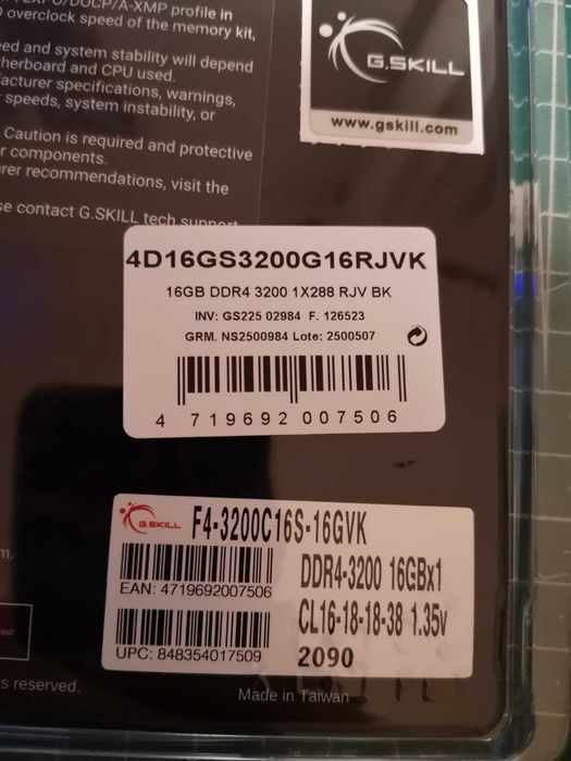 Memória RAM UDIMM G.SKILL Ripjaws V 16GB DDR4-3200MHz Nova com fatura e garantia