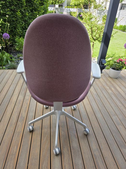 Fotel krzesło biurowe Ikea Hattefjall pastelowy róż