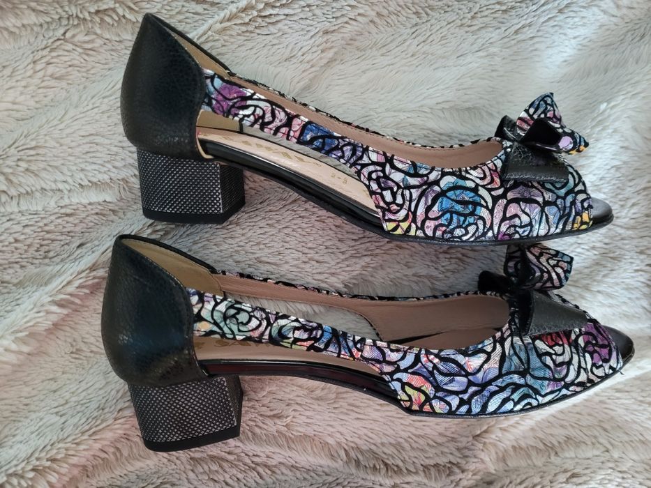 Skórzane sandałki rozmiar 41 Saway