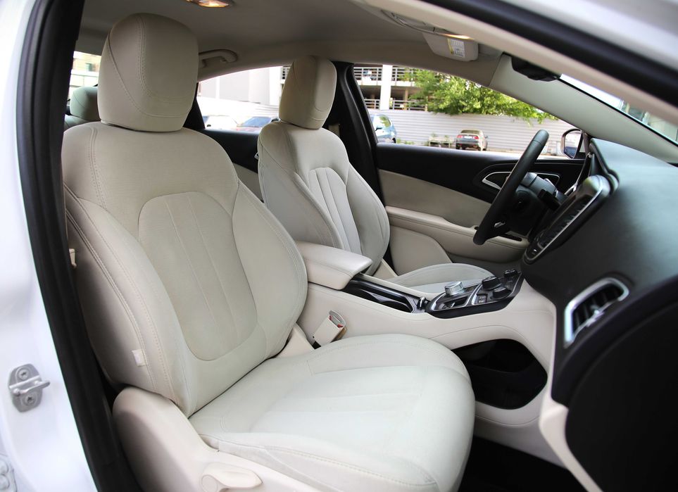 Продам Chrysler 200