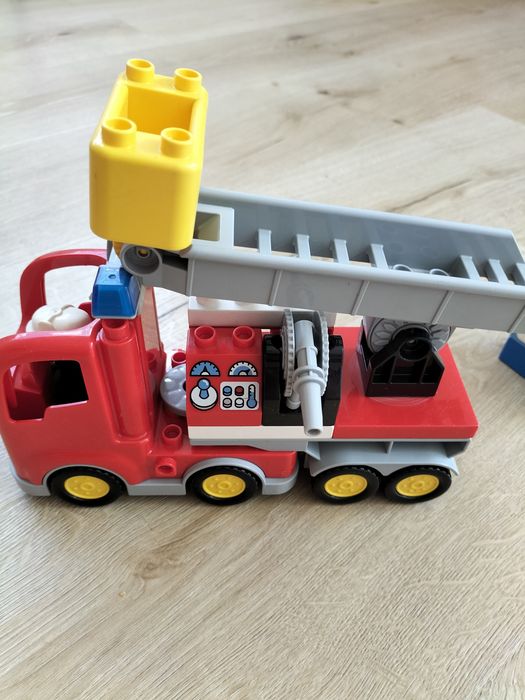 Lego Duplo wóz strażacki