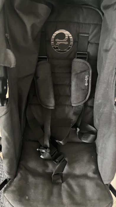 Conjunto Cybex: Ovinho Aton M Gold + Carrinho passeio Eezy S Twist+, Base Isofix Aton M e adaptadores