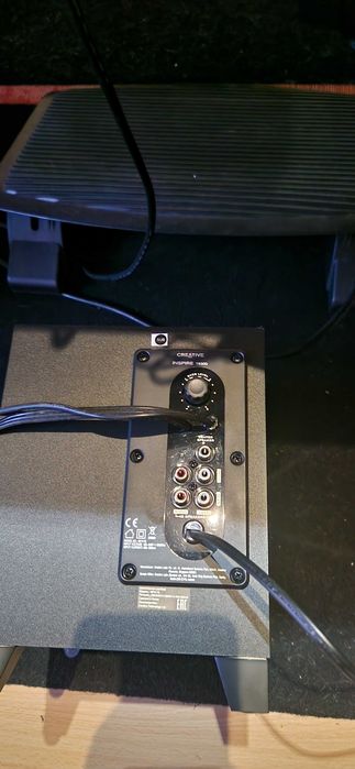 Colunas para pc Creative T6300 5.1 com comando