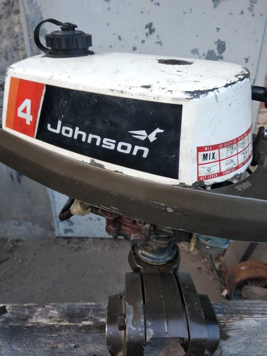 Лодочний мотор  "Джонсон - 4"