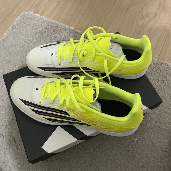 Sapatilhas Adidas F50 Tamanho 42,5Novas com caixa e talão.  Usadas 1 vez. 
Tamanho 42,5

Oportunidade