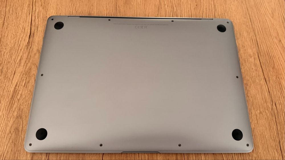 MacBook Air M1 2020 | 8GB RAM | Silver | Bardzo dobry stan | Komplet