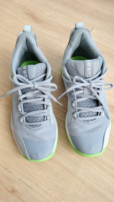 Ténis Under Armour (Curry) 
muito novo 
N 42
Entrego pelas proximidade