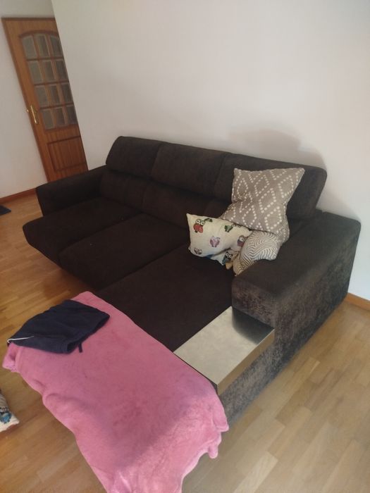 Sofá chaise long castanho