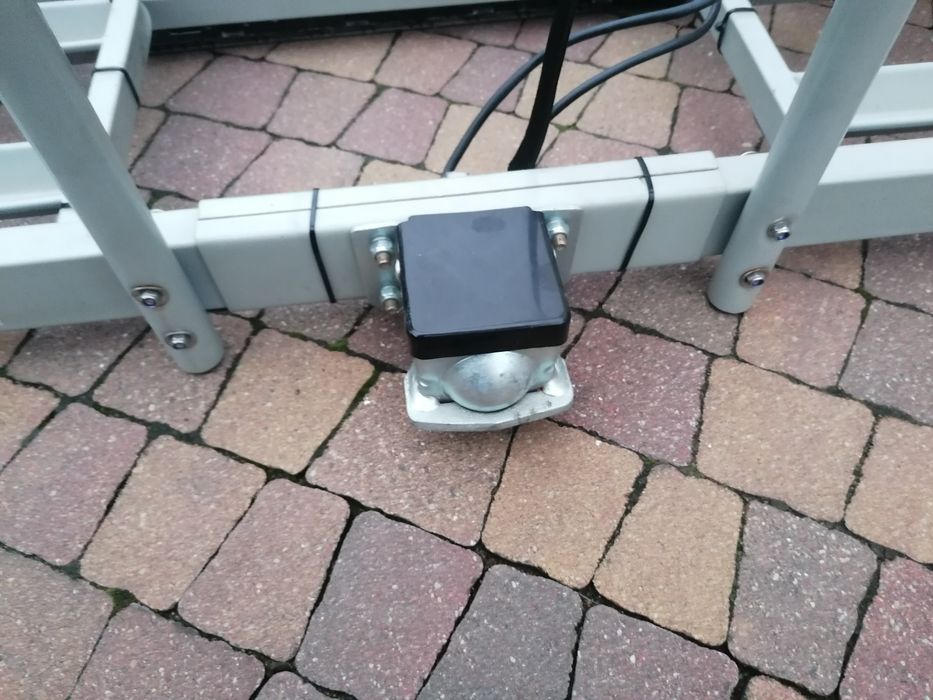 Uchylany bagażnik EUFAB na dwa rowery