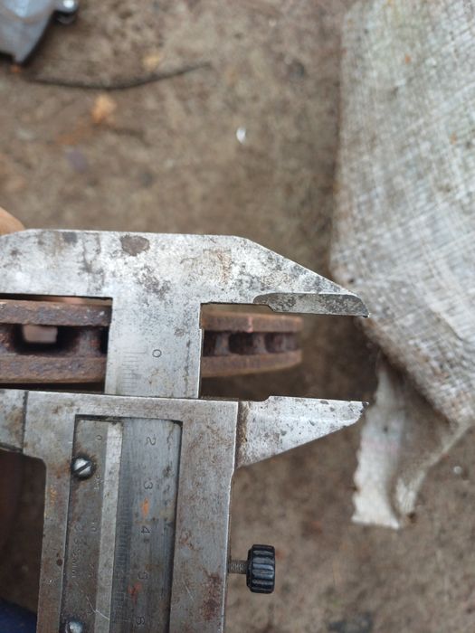 Продам передні тормозні диски.