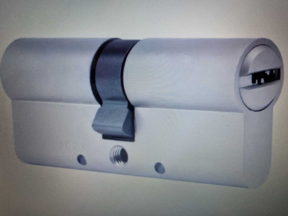 Naprawa zamków drzwiowych ,wkładek .Naprawa drzwi ,okien - SOLIDNIE