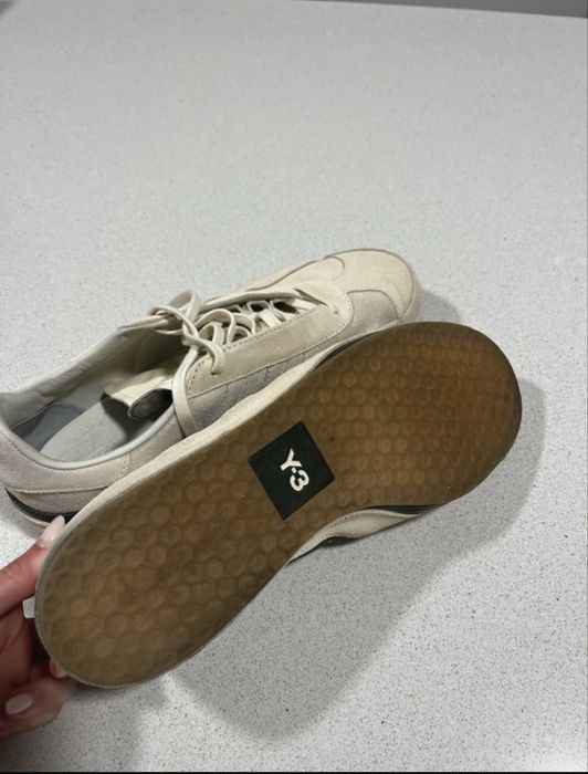 Adidas Y-3 edição especial.