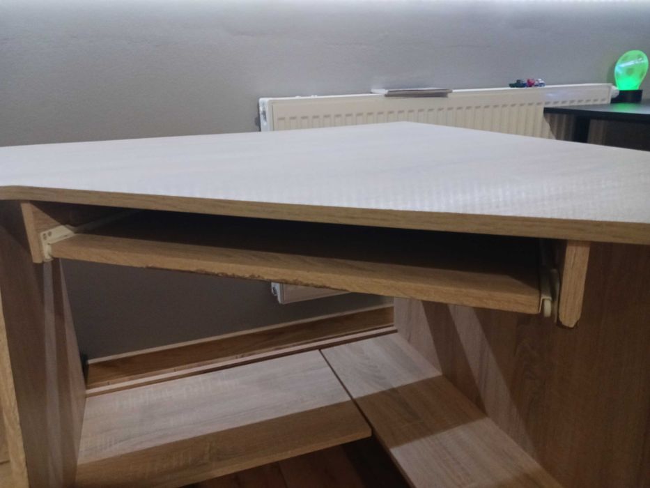 Sprzedam biurko  rogowe