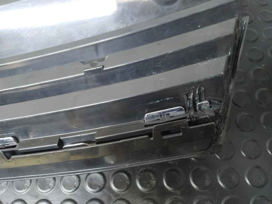 VAG Polo 10- решітка радіатора  RC0837 6C0853653A