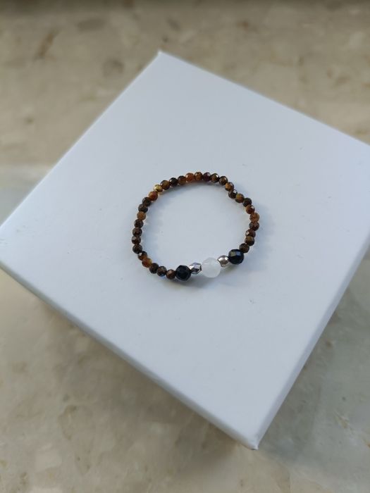 Pierścionek z kamieni naturalnych