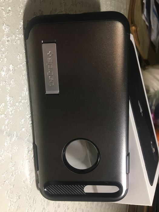 Чехол 7 плюс Spigen