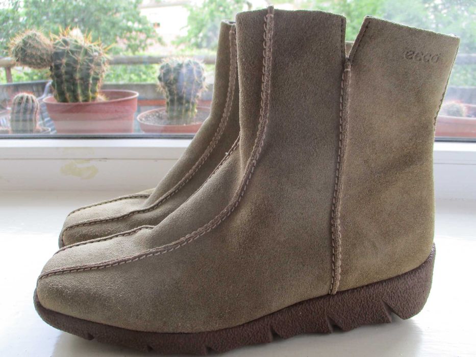 Замшевые полусапожки Экко