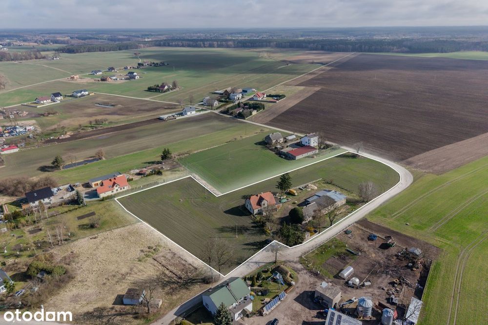 Na sprzedaż dom z przeszło hektarowym terenem w ładnej okolicy!