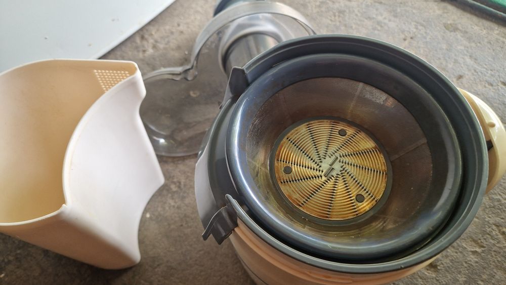 Соковыжималка кухонная