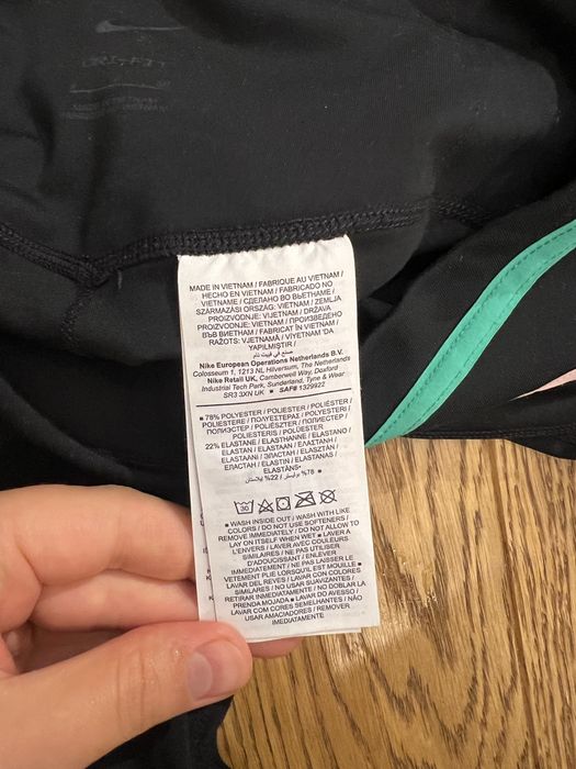 damskie legginsy Nike Dri-FIT One Mid-Rise 7/8 Taped Leggings
