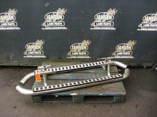 Land Rover Defender  110 e 130 estribos originais diversos