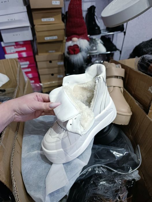 Кросівки ботінки 37(22.5см) йдуть на 34 на платформі зимові жіночі біл