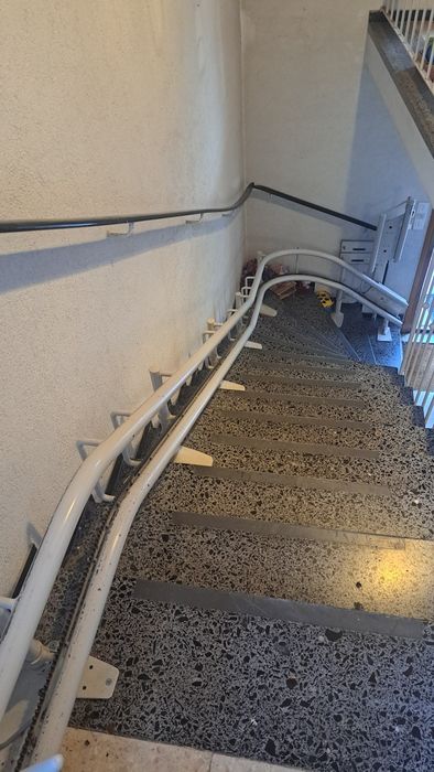Winda schodowa dla niepełnosprawnej osoby