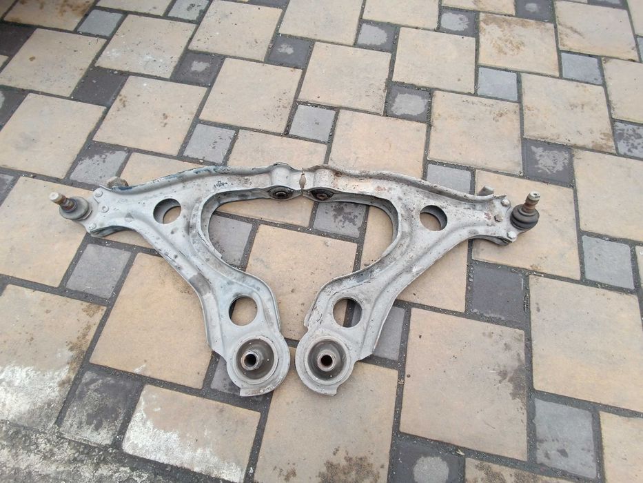 Рычаг Опель Омега А Передний Хорошая Шаровая Сайленблок Комплект