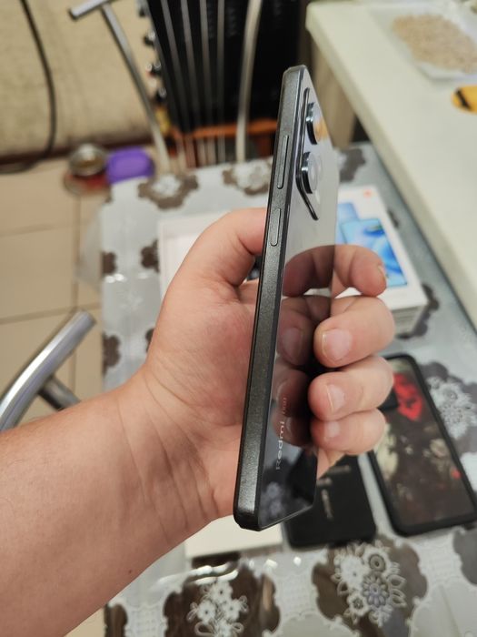 ИГРОВОЙ  Xiaomi redmi note 12Pro 5G, память 8+8-256гиг, хорошее состояние.