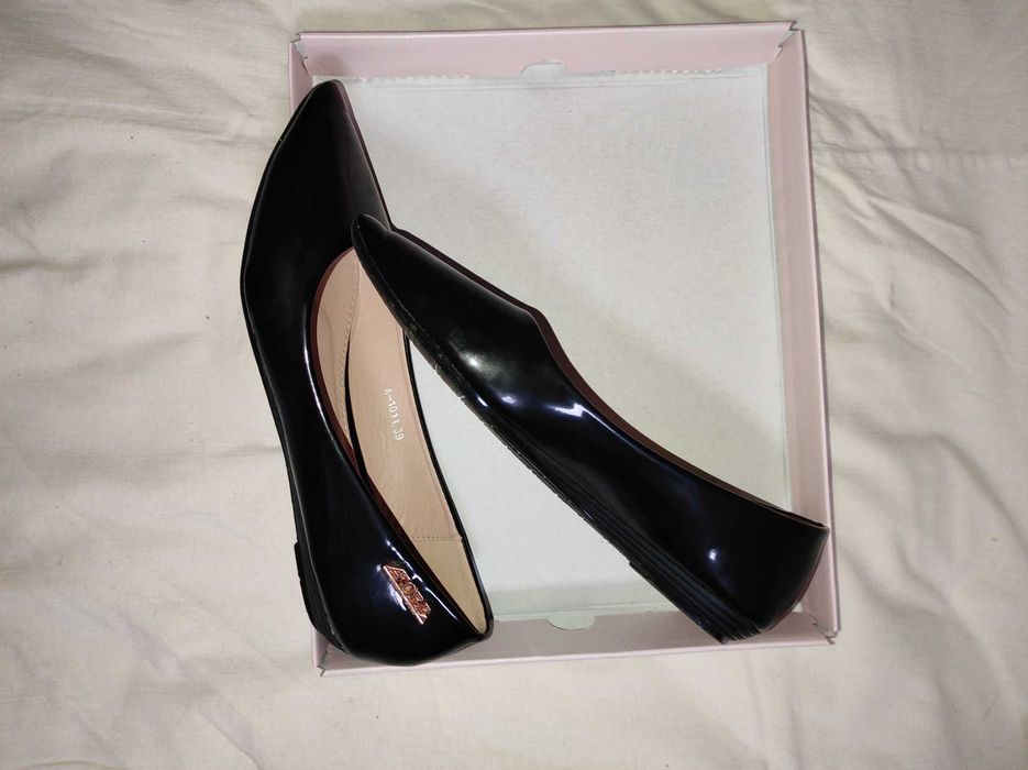 Жіночі туфлі-човники