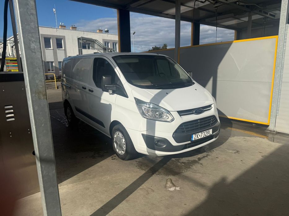 Ford Transit Custom 2.2 - auto po pralni czysciutkie!