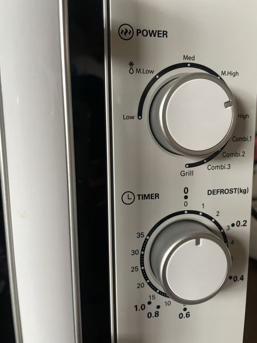 Microondas: Modelo:OZZY II Branco