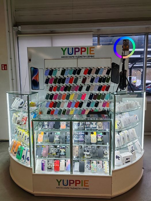 Продаж острівка аксесуарів