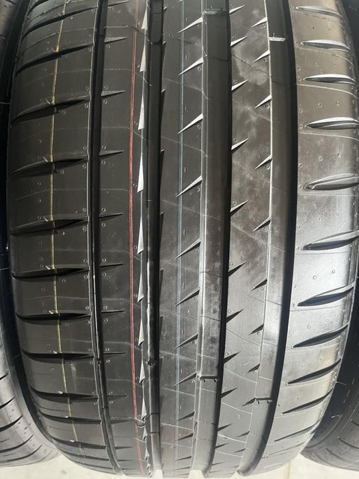265/35/19+235/40/19 R19 Michelin Pilot Sport 4S 4шт нові