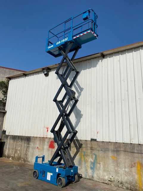 Plataforma Elevatoria Tesoura Eletrica Genie GS 1932 8 Metros
