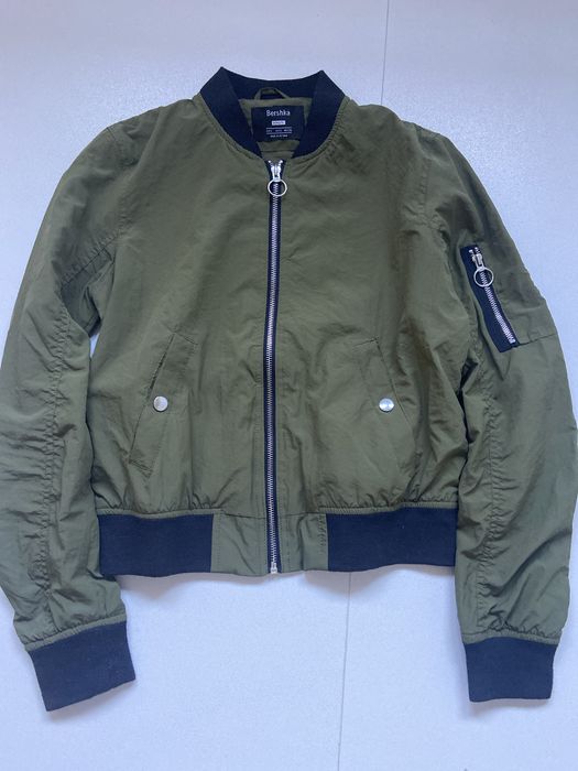 Blusao verde tropa da Bershka