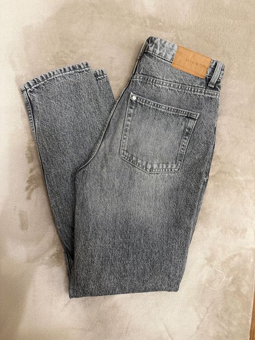 Продаю щільні сірі джинси Bershka.