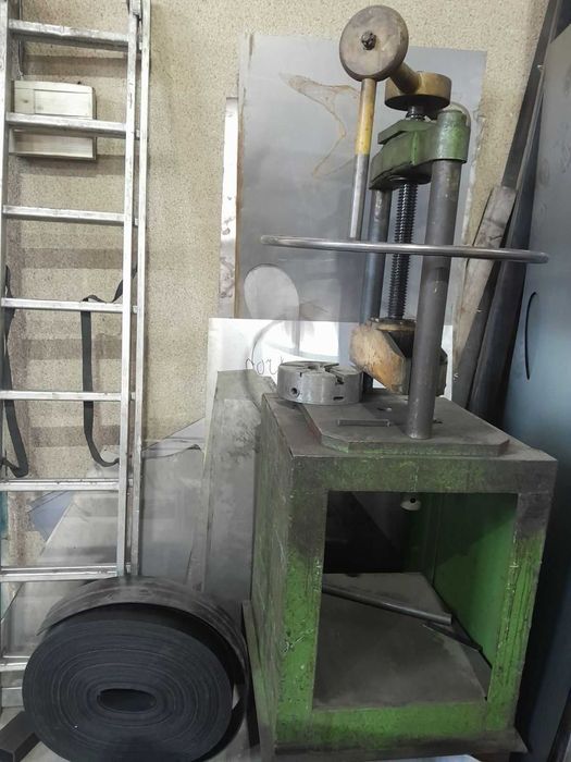 Продам ручной винтовой пресс