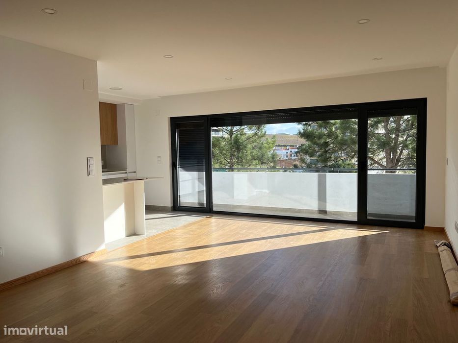 Apartamento T3 NOVO com excelente exposição solar, moderno — Torres Vedras (São Pedro, Santiago, Santa Maria Do Castelo E São Miguel) E Matacães, Lisboa