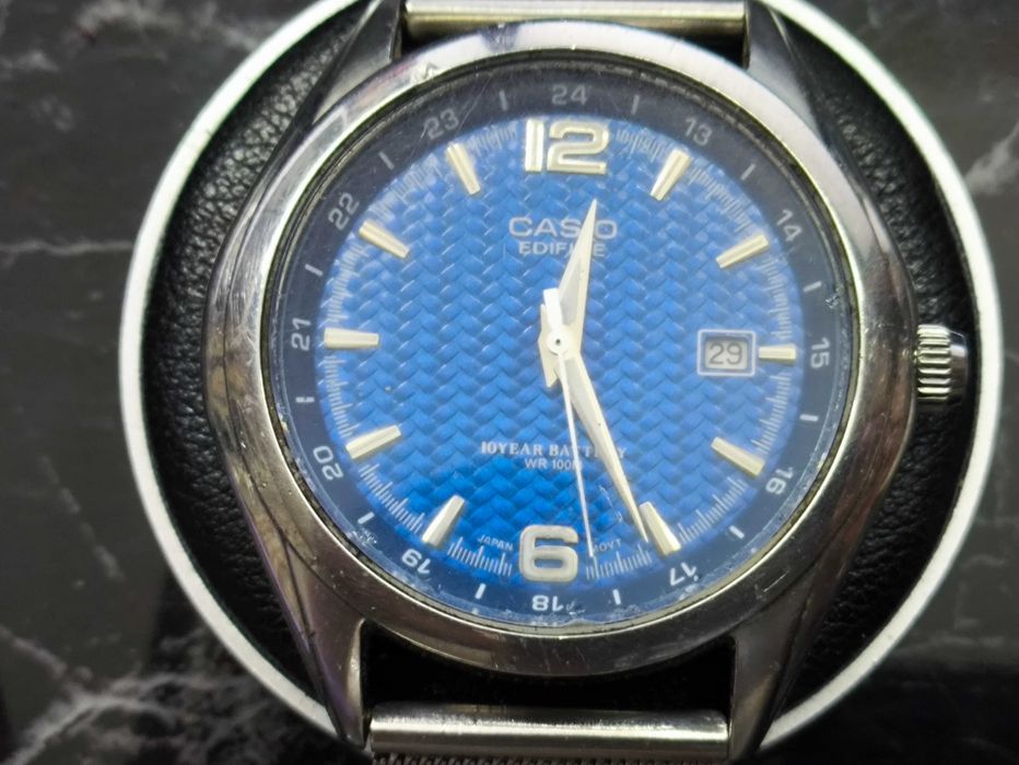 Оригинальные часы Casio в коллекцию или для повседневного использования.