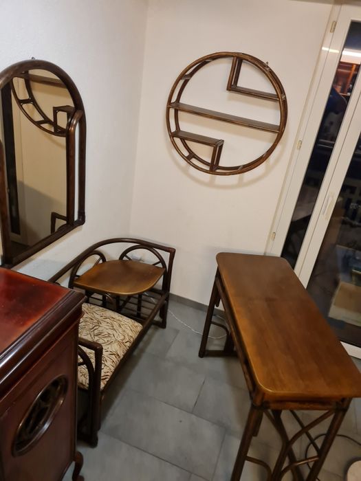 Drewniany zestaw mebli – lustro, półka, telefoniera i stolik ,oriental