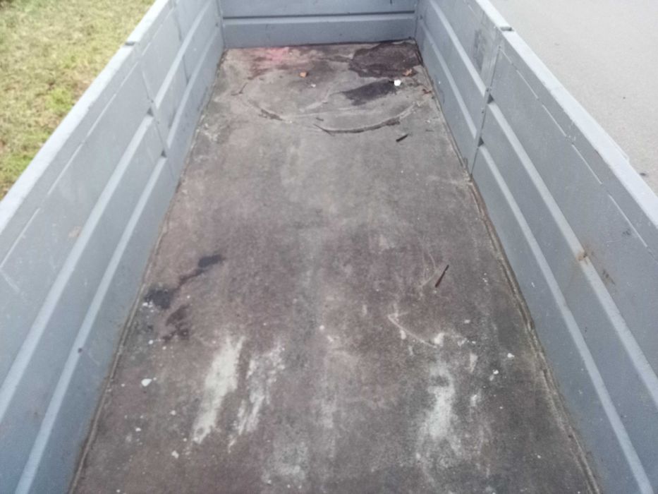 Przyczepka samochodowa